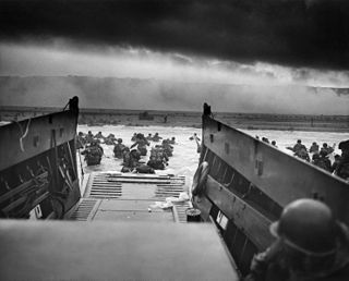 Explore Omaha and Utah Beaches with The National WWII Museum’s D-Day Tour